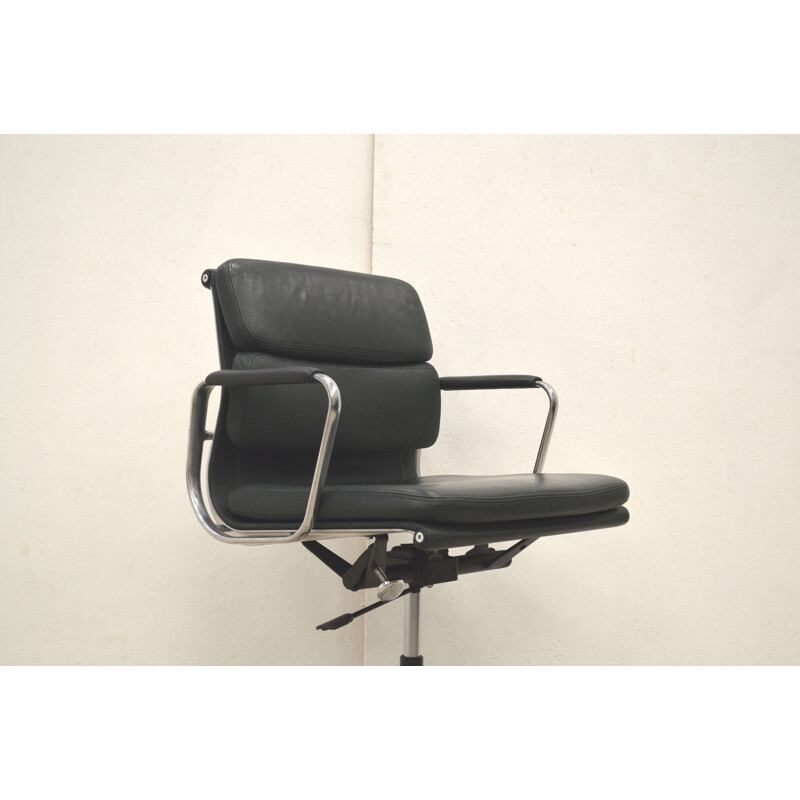 Vintage Desk chair in leather model EA217 Alu Soft Pad  by Charles Eames 