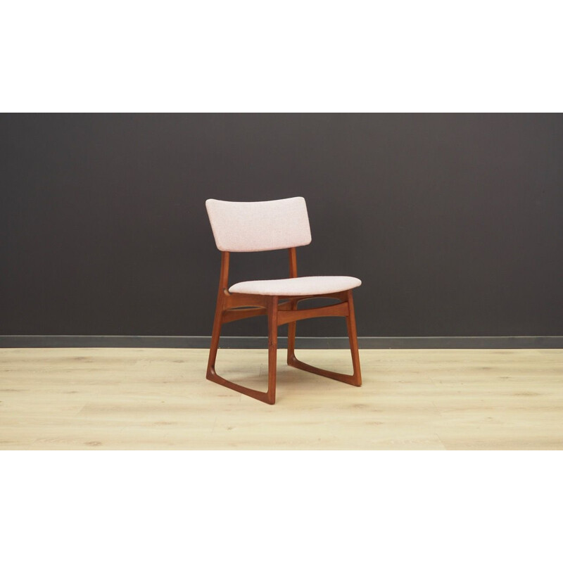 Vintage scandinavian chair in teak