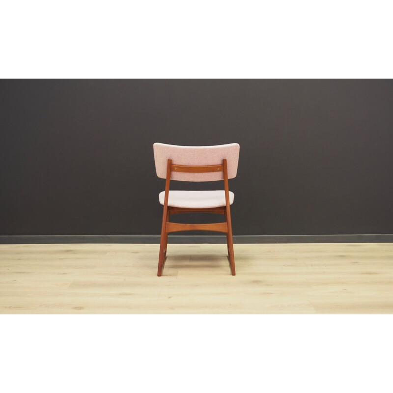 Vintage scandinavian chair in teak