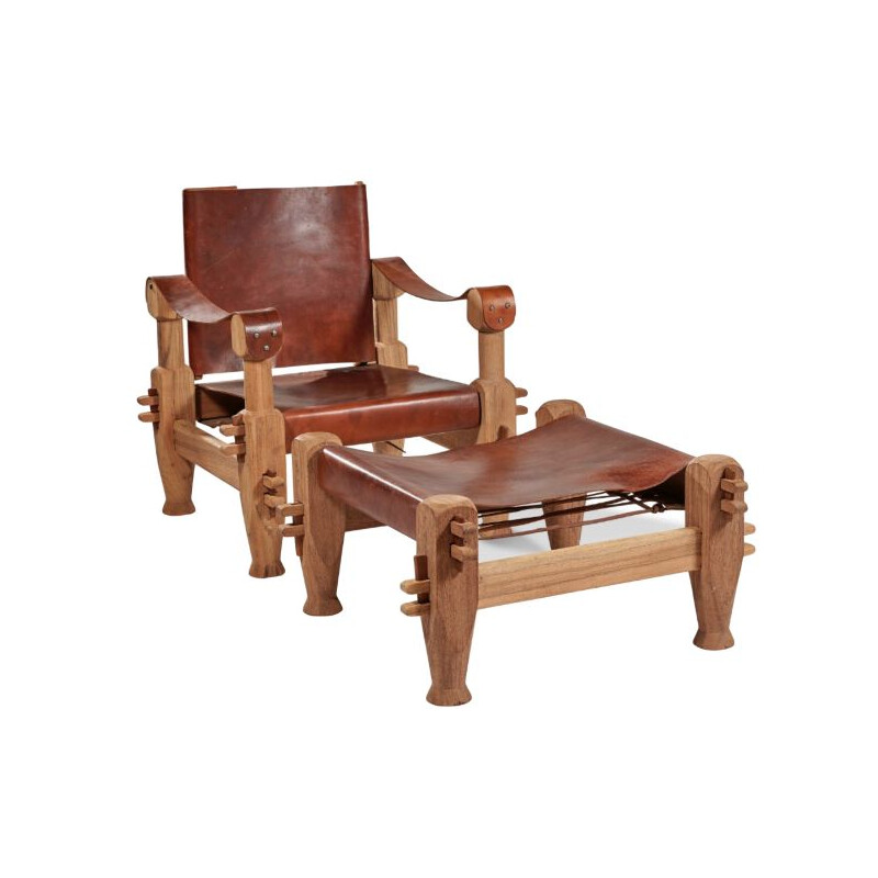 Paire de fauteuils et ottomans en cuir fauve lacé 1960s