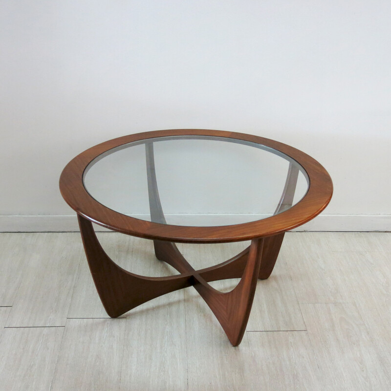 Table basse ovale en teck et verre, Victor WILKINS - 1960