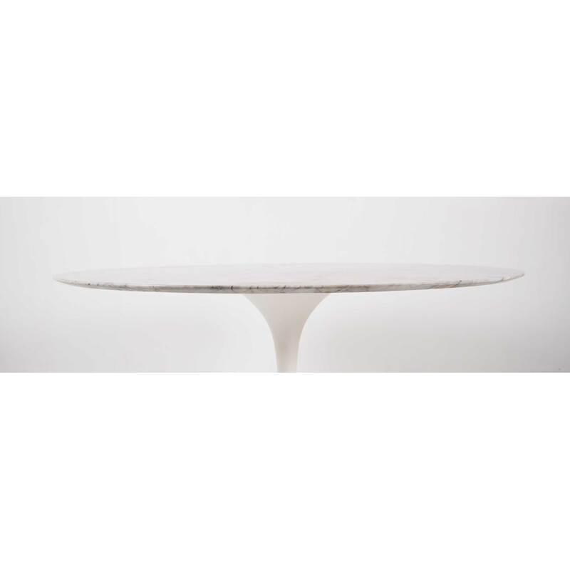 Eero Saarinen marble dining table 137cm