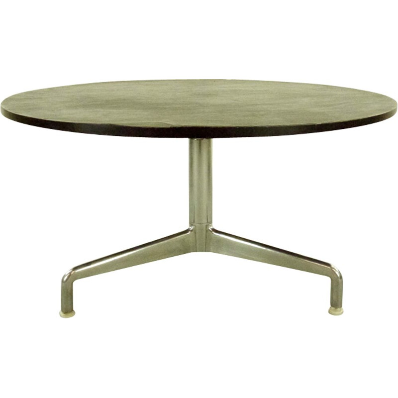 Round coffee table in aluminum with tripod base