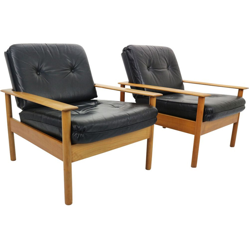 Set of 2 vintage scandinavian armchairs in black leather and beechwood 1960