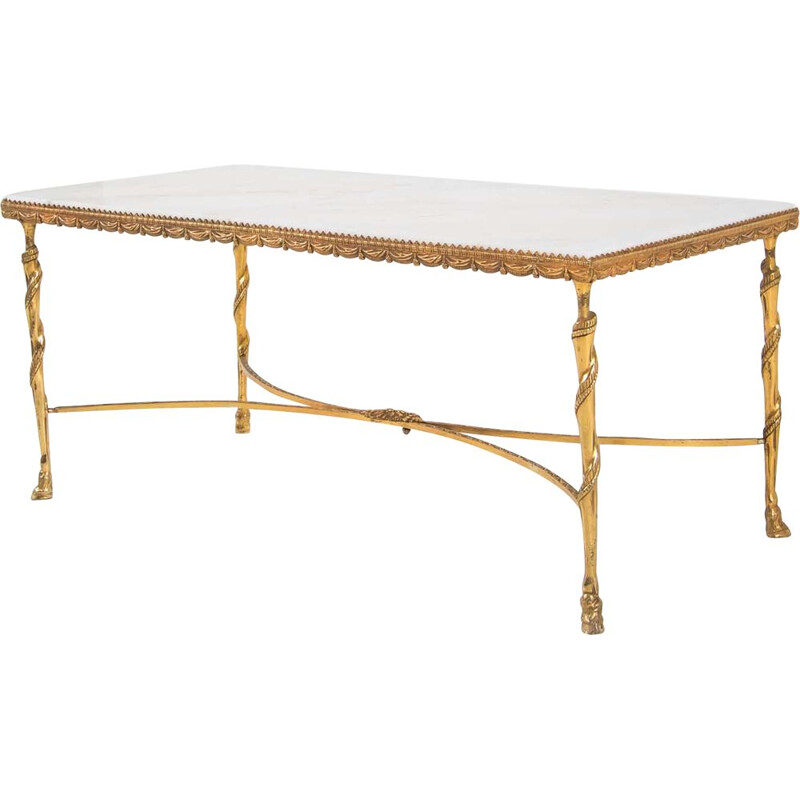 Table basse dorée en marbre par la Maison Bagues