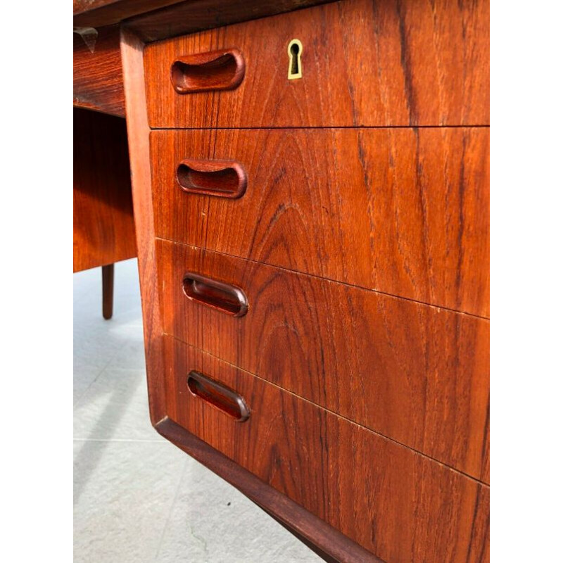 Vintage desk in rosewood by Svend Aage Madsen for H.P. Hansen