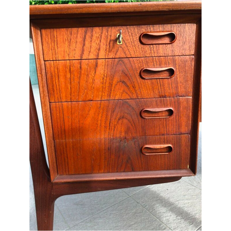 Vintage desk in rosewood by Svend Aage Madsen for H.P. Hansen