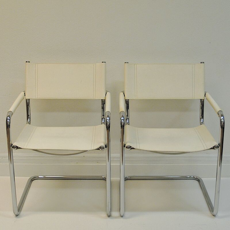 Set of 4 vintage chairs in white Leather  by Linea Veam, Cantilever, Italy, 70s 80s