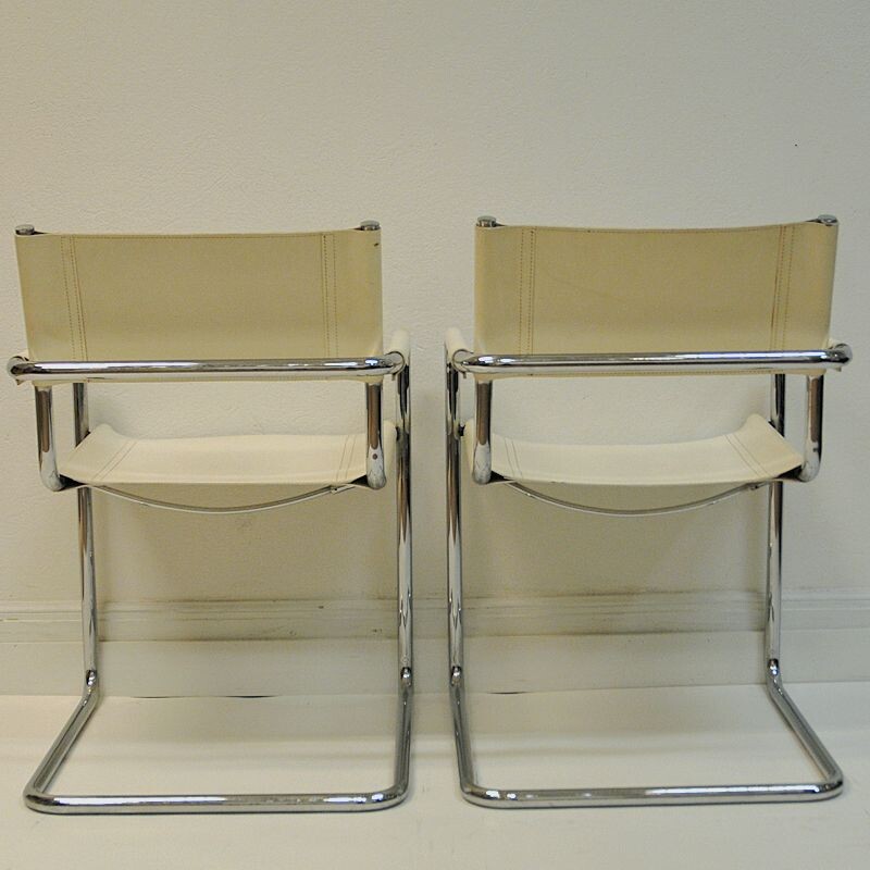 Set of 4 vintage chairs in white Leather  by Linea Veam, Cantilever, Italy, 70s 80s