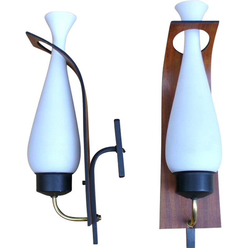 Paar vintage hanglampen van messing, hout en opaalglas voor Stilnovo, 1950
