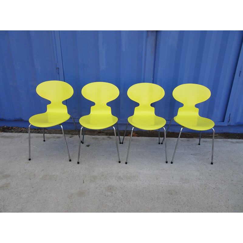 Set of 4 vintage chairs yellow ant Jacobsen for fritz hansen