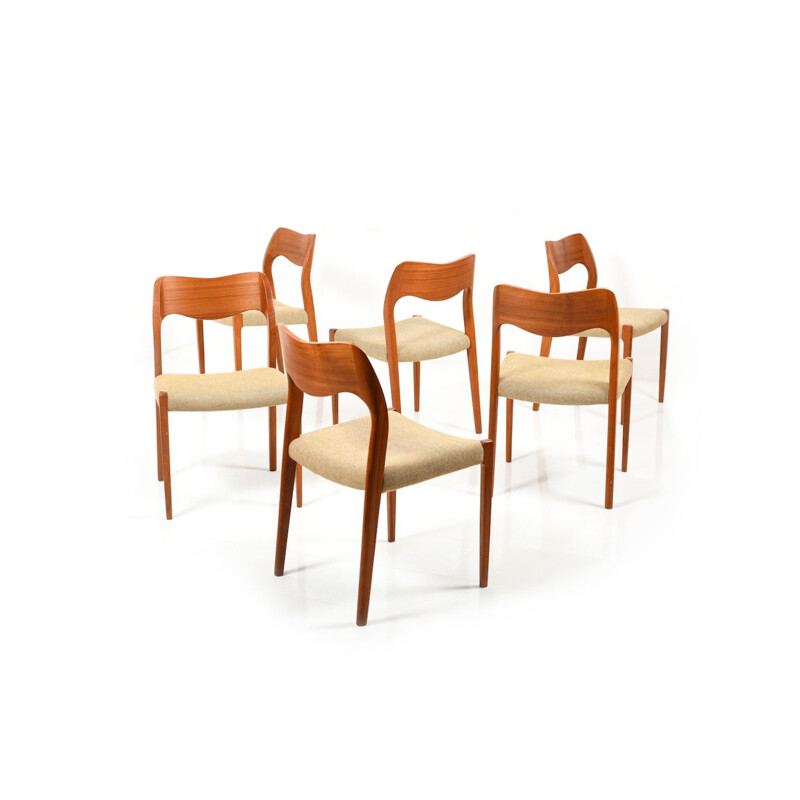 Suite de 6 chaises vintage modèle 71 par Niels O. Moller