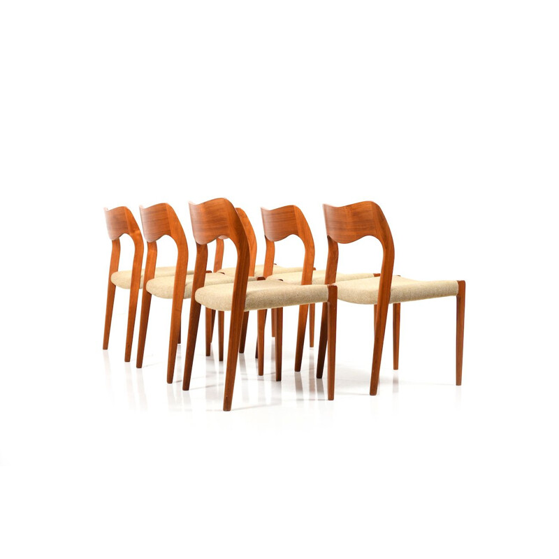 Set of 6 vintage Model 71 chairs by Niels O. Moller