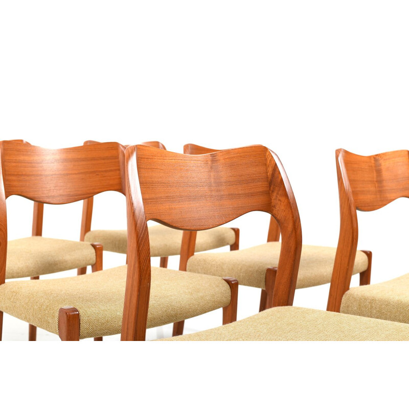 Set of 6 vintage Model 71 chairs by Niels O. Moller