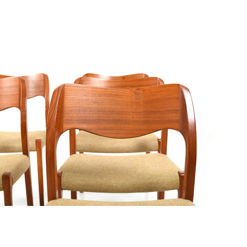 Set of 6 vintage Model 71 chairs by Niels O. Moller