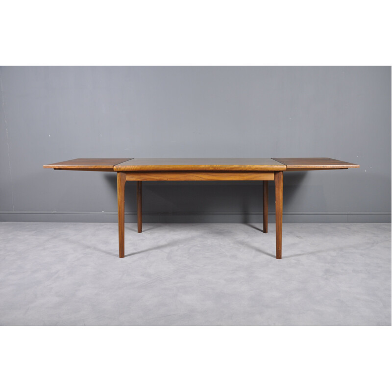 Extendable table in rosewood by Henning Kjærnulf