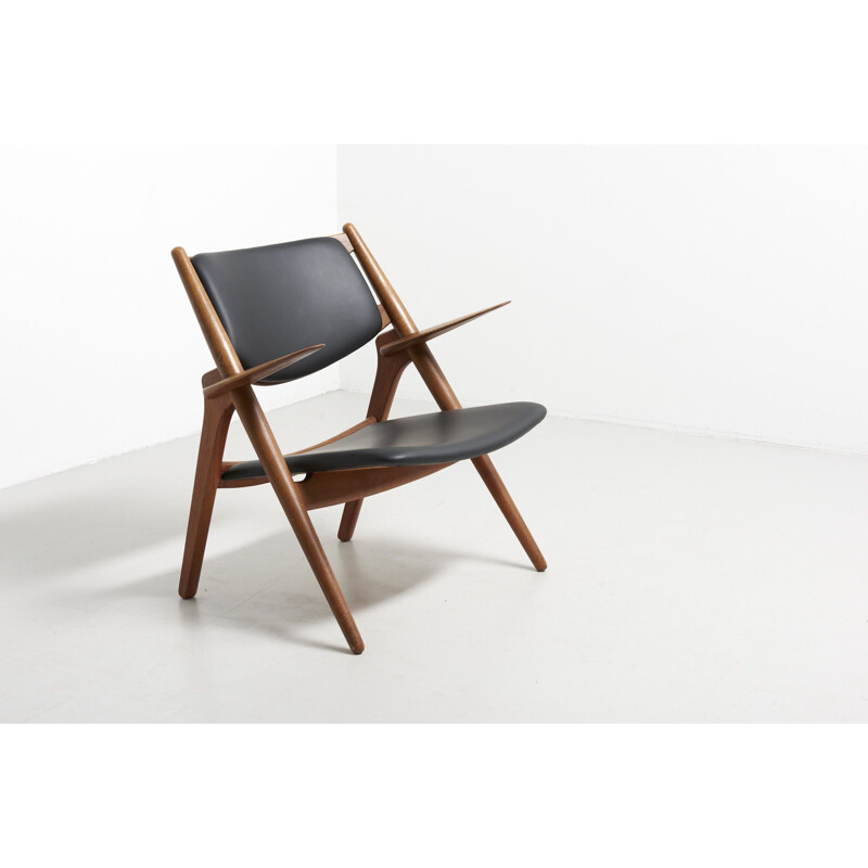 CH-28 chair in oakwood by Hans J. Wegner