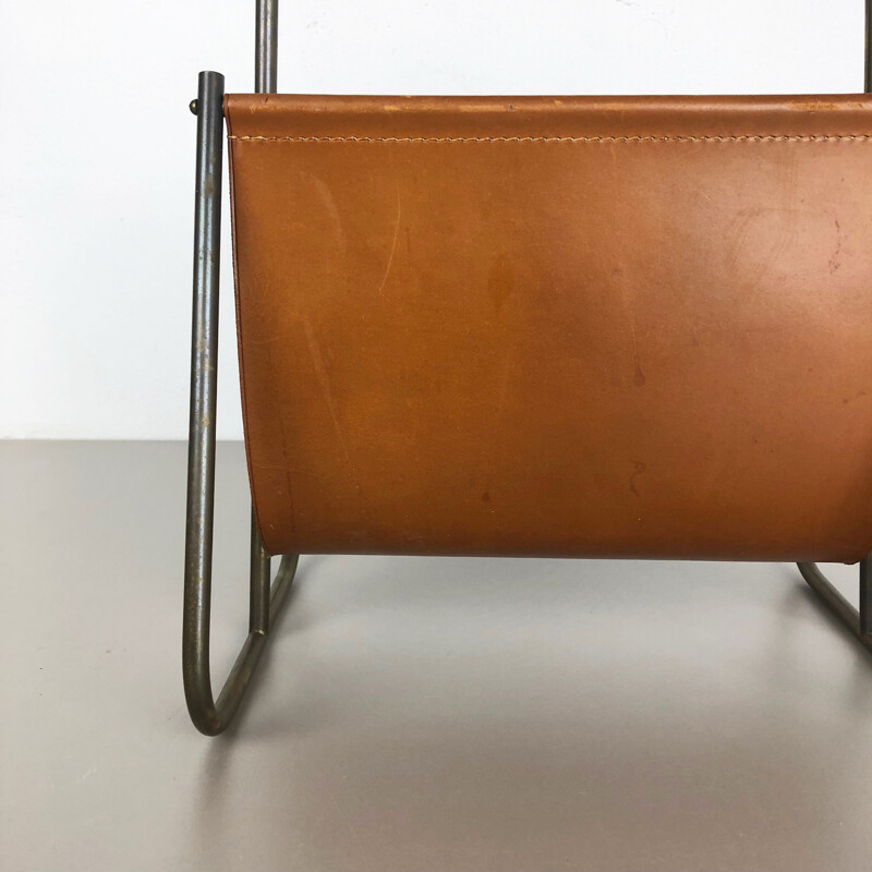 Vintage magazine rack in brass and leather model 4019 by Carl Auböck Werkstätte Aubock, Austria, 1950s 