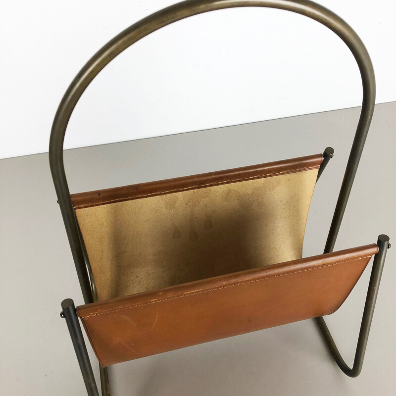 Vintage magazine rack in brass and leather model 4019 by Carl Auböck Werkstätte Aubock, Austria, 1950s 