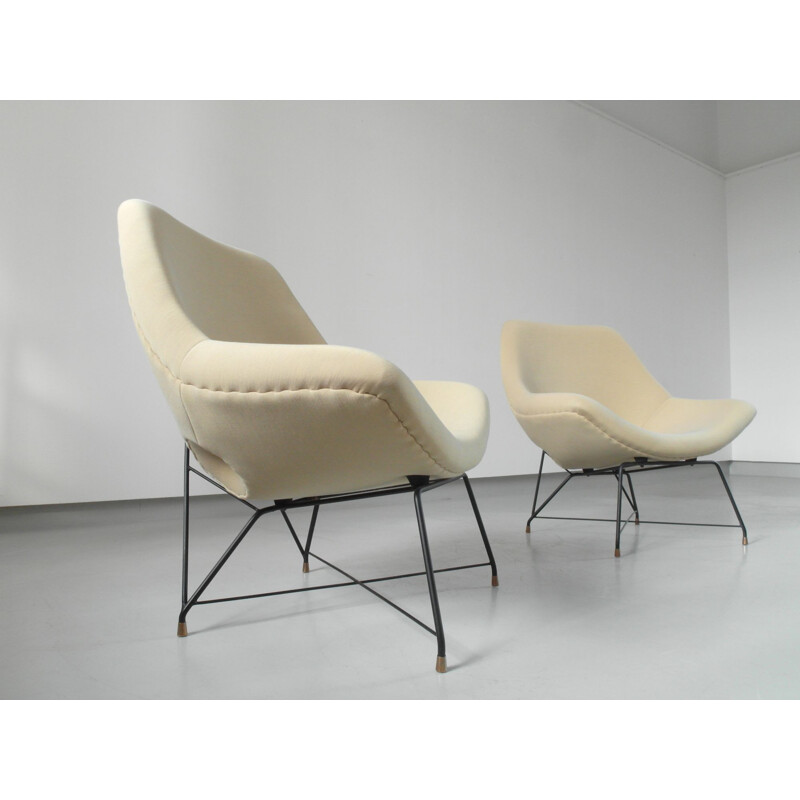 Pair of vintage armchairs for Saporiti in beige fabric and metal 1950