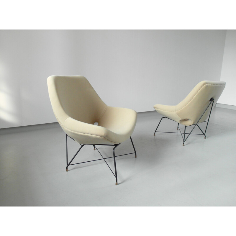 Pair of vintage armchairs for Saporiti in beige fabric and metal 1950