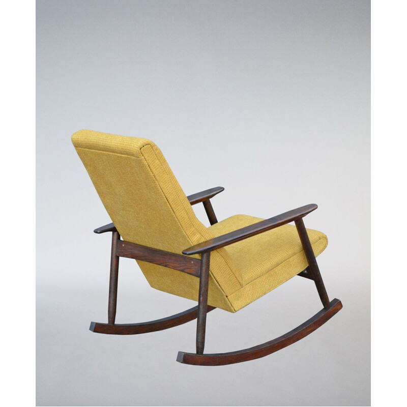 Vintage Ąžuolas rocking chair for Vilniaus Baldų Kombinatas in yellow fabric and oak 1960