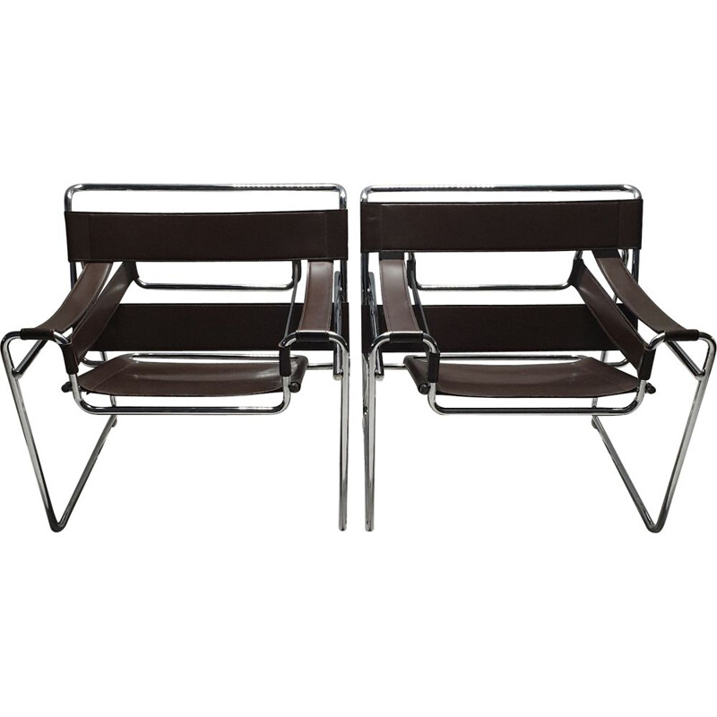 Vintage pair of brown leather wassily B3 chairs by Marcel Breuer for Gavina