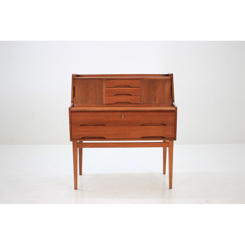 Vintage danish cabinet in teak 1960