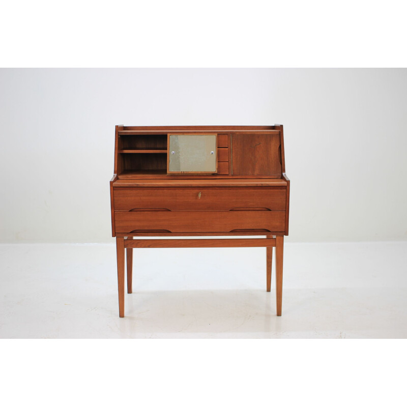 Vintage danish cabinet in teak 1960