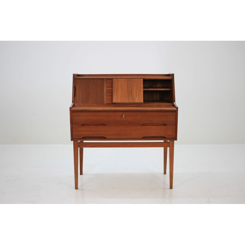 Vintage danish cabinet in teak 1960