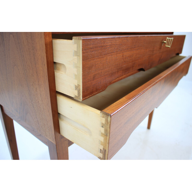 Vintage danish cabinet in teak 1960