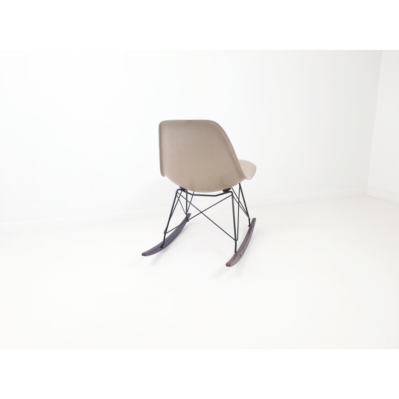 Rocking chair beige par Eames pour Herman Miller