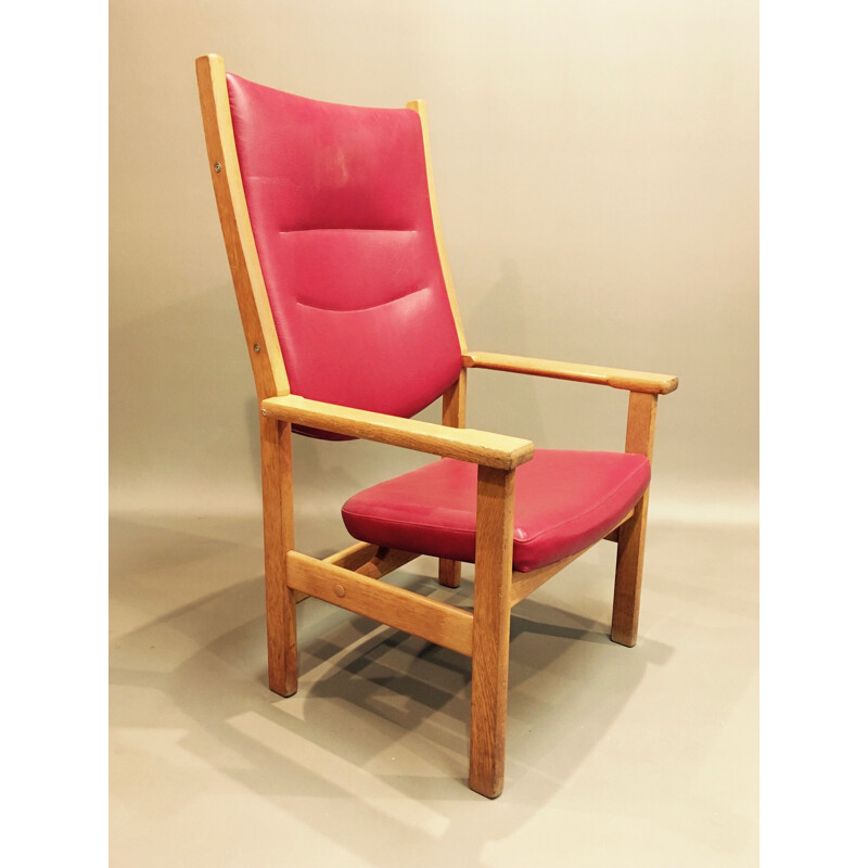 Pair of red armchairs in oak by Hans J. Wegner