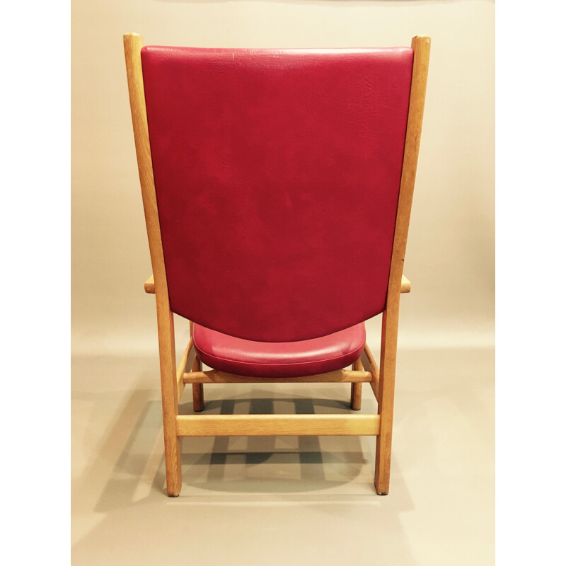 Pair of red armchairs in oak by Hans J. Wegner