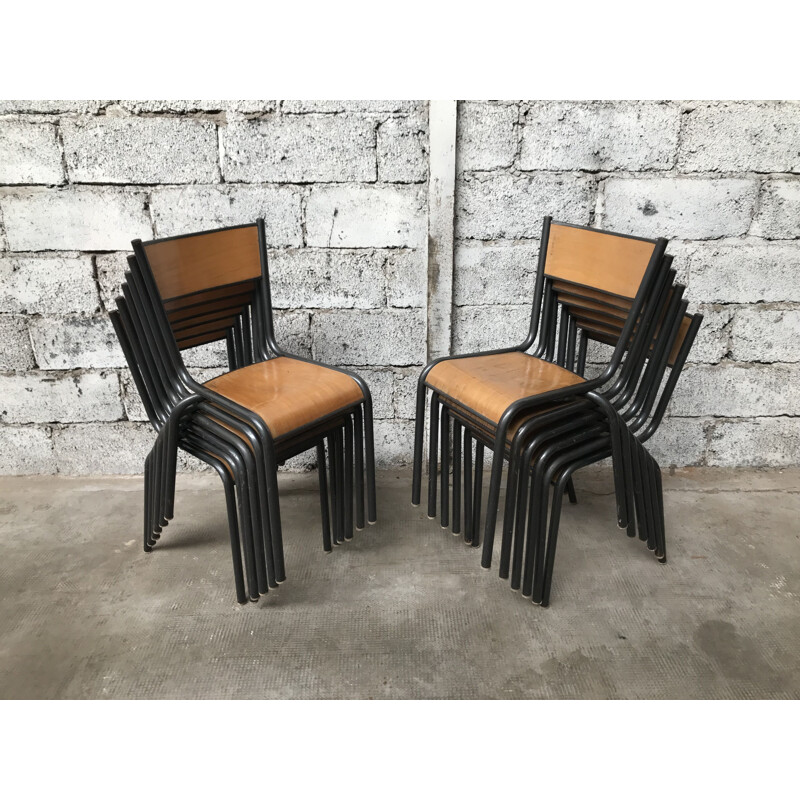 Suite de 12 chaises vintage, modèle Mullca 510