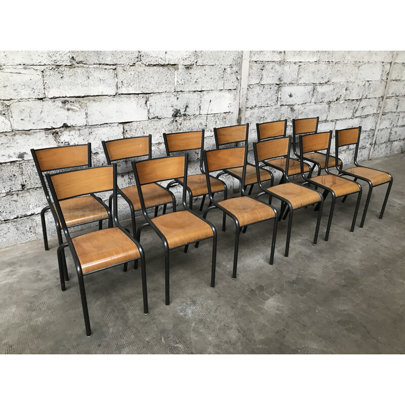Suite de 12 chaises vintage, modèle Mullca 510
