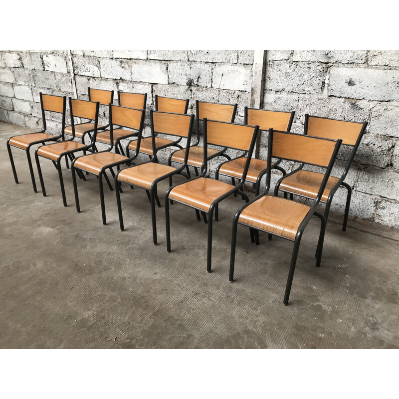 Suite de 12 chaises vintage, modèle Mullca 510