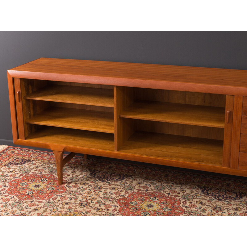 Vintage scandinavian sideboard for Faarup in teakwood 1960