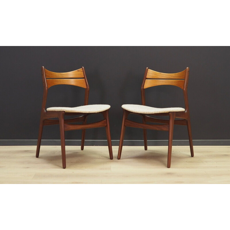 Set of 2 vintage danish chairs by Buck in wood and white fabric 1970