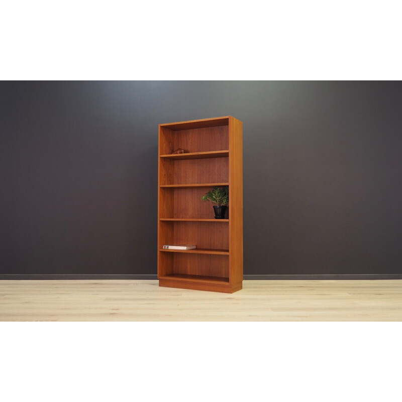 Vintage danish bookcase in teakwood 1970