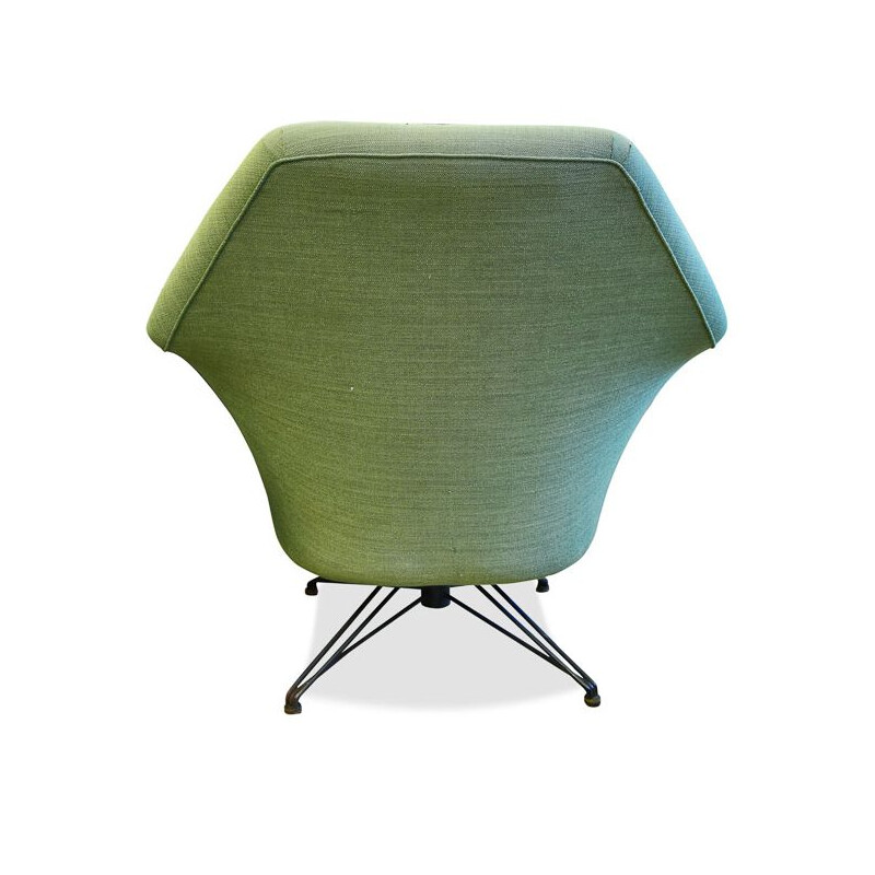 Vintage Tecno P32 armchair by Osvaldo Borsani