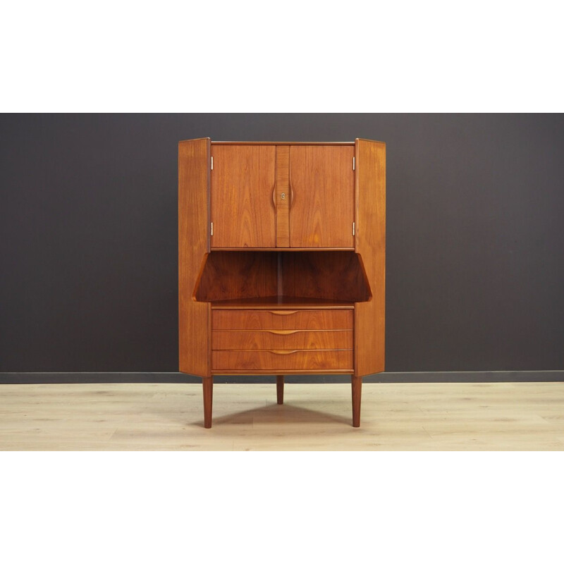 Vintage cabinet by Gunni Omann, 1960