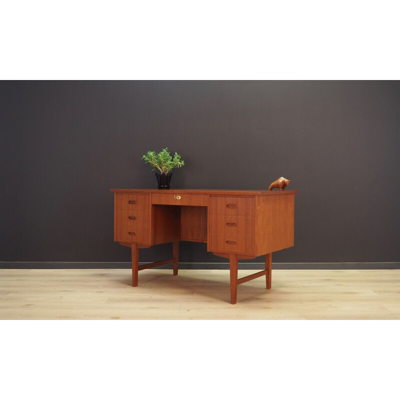 Vintage danish desk in teak from the 60s