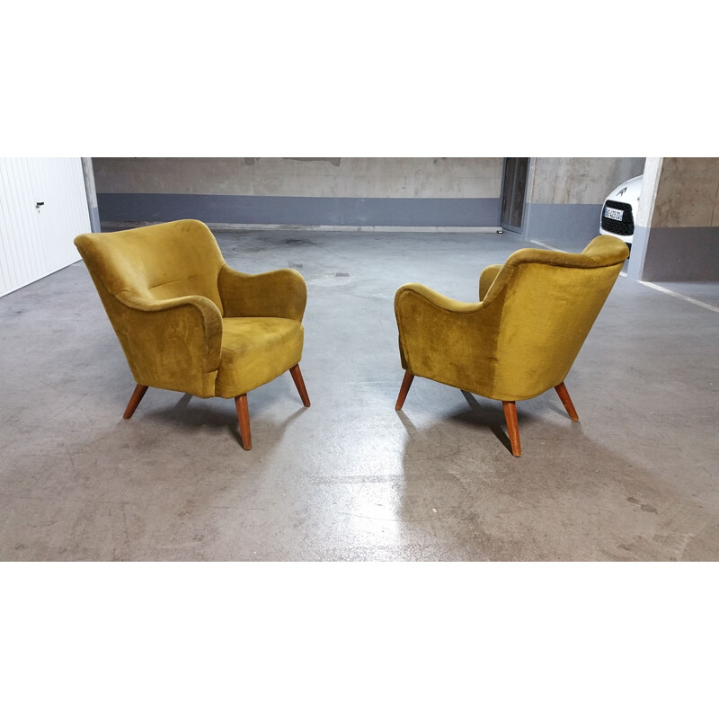 Pareja de sillones italianos de época en terciopelo dorado, 1950-1960