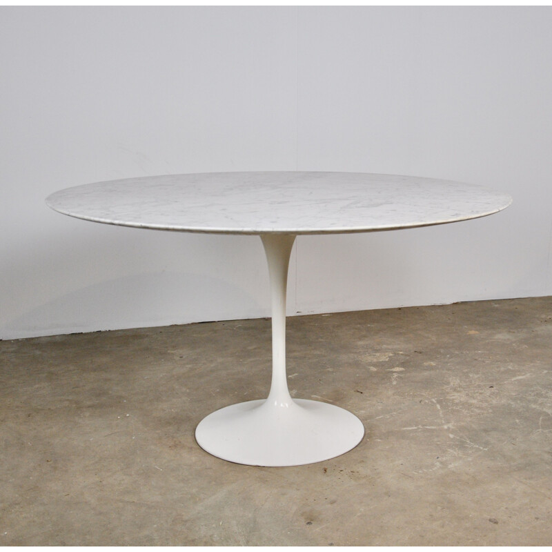 Vintage De Saarinen tulip table in white marble for Knoll,1965