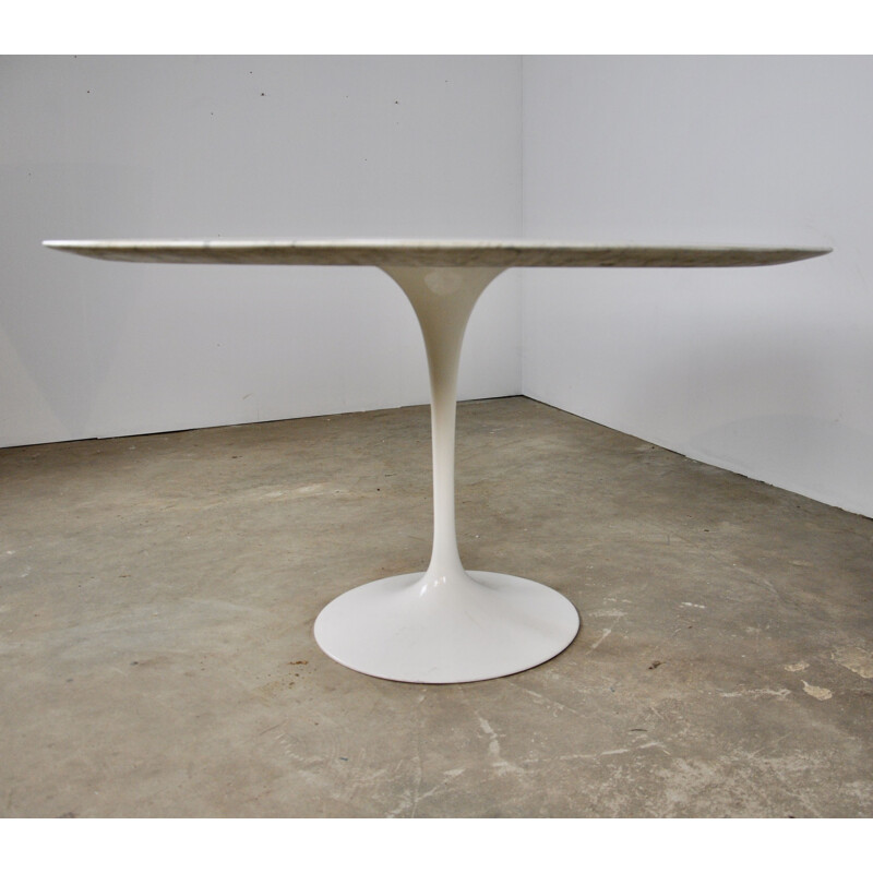 Vintage De Saarinen tulip table in white marble for Knoll,1965