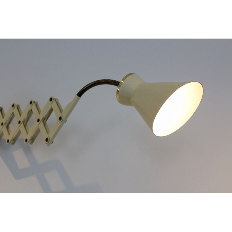 Vintage extensible Italian wall lamp scissors  by Stilnovo in brass and vanilla lacquered, 1950