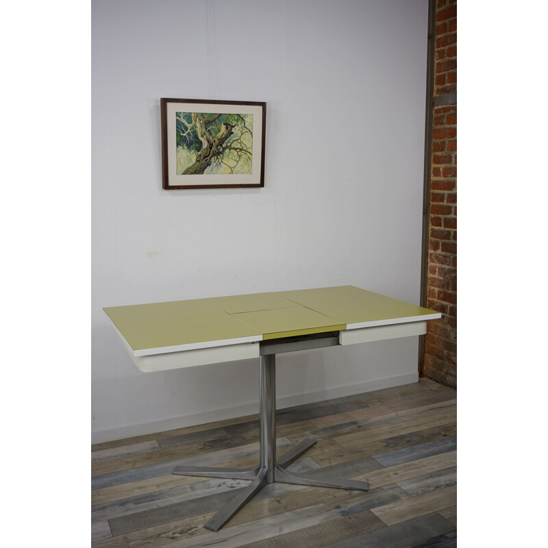 Table vintage en métal et plateau formica vert amande années 50