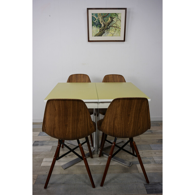 Table vintage en métal et plateau formica vert amande années 50