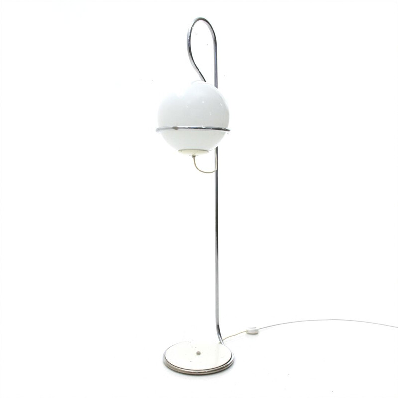 White Italian floor lamp in metal